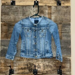 GAP Jean jacket size S (5) in excellent condition so cute!